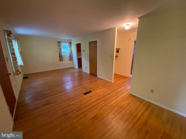 5 LANTERN LN, Malvern, PA 19355