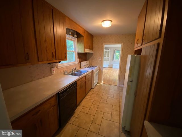 5 LANTERN LN, Malvern, PA 19355