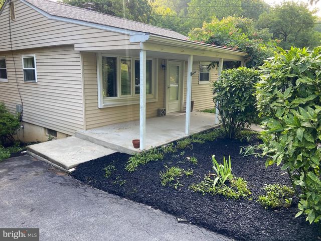 5 LANTERN LN, Malvern, PA 19355