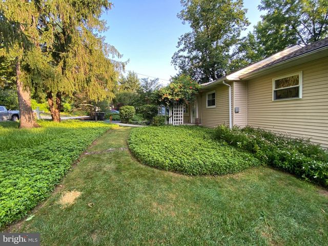5 LANTERN LN, Malvern, PA 19355