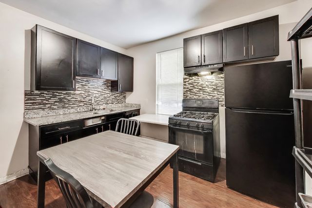 7524 S Ellis Avenue, Chicago, IL 60619