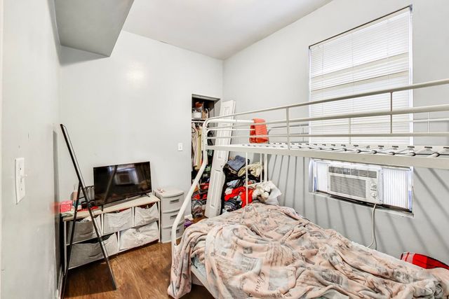 7524 S Ellis Avenue, Chicago, IL 60619