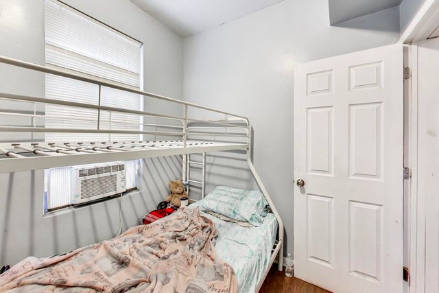 7524 S Ellis Avenue, Chicago, IL 60619