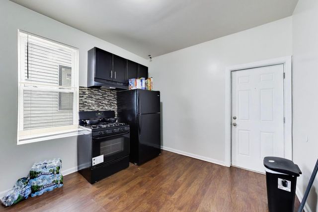 7524 S Ellis Avenue, Chicago, IL 60619