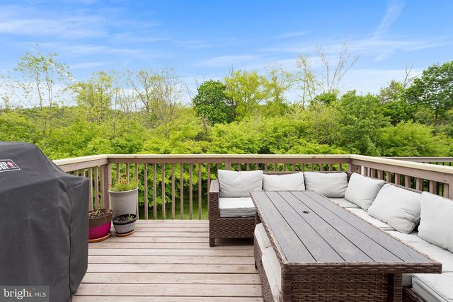 12 HOAG LN, Aston, PA 19014