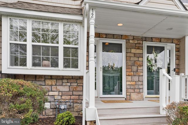 12 HOAG LN, Aston, PA 19014