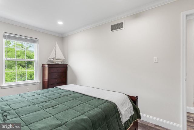 12 HOAG LN, Aston, PA 19014