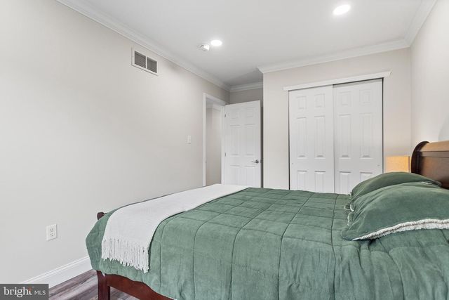 12 HOAG LN, Aston, PA 19014