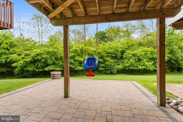 12 HOAG LN, Aston, PA 19014