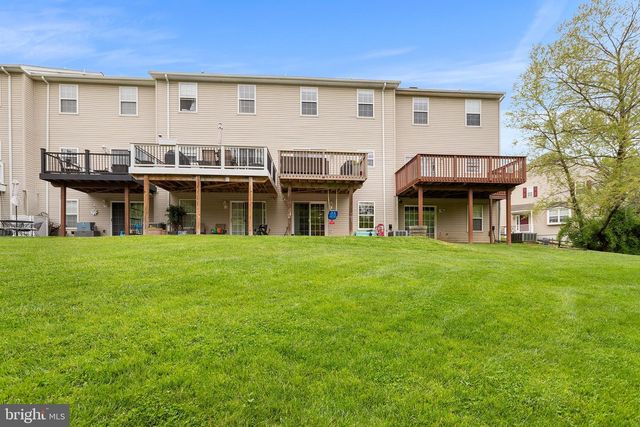 12 HOAG LN, Aston, PA 19014