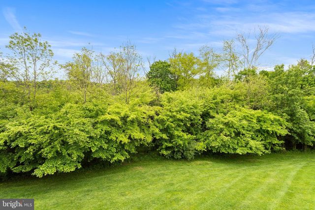 12 HOAG LN, Aston, PA 19014