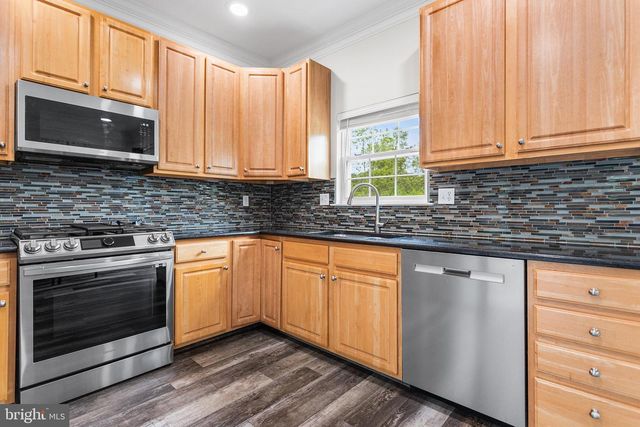 12 HOAG LN, Aston, PA 19014