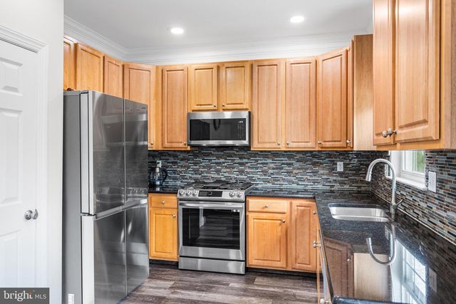 12 HOAG LN, Aston, PA 19014
