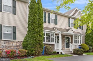 12 HOAG LN, Aston, PA 19014