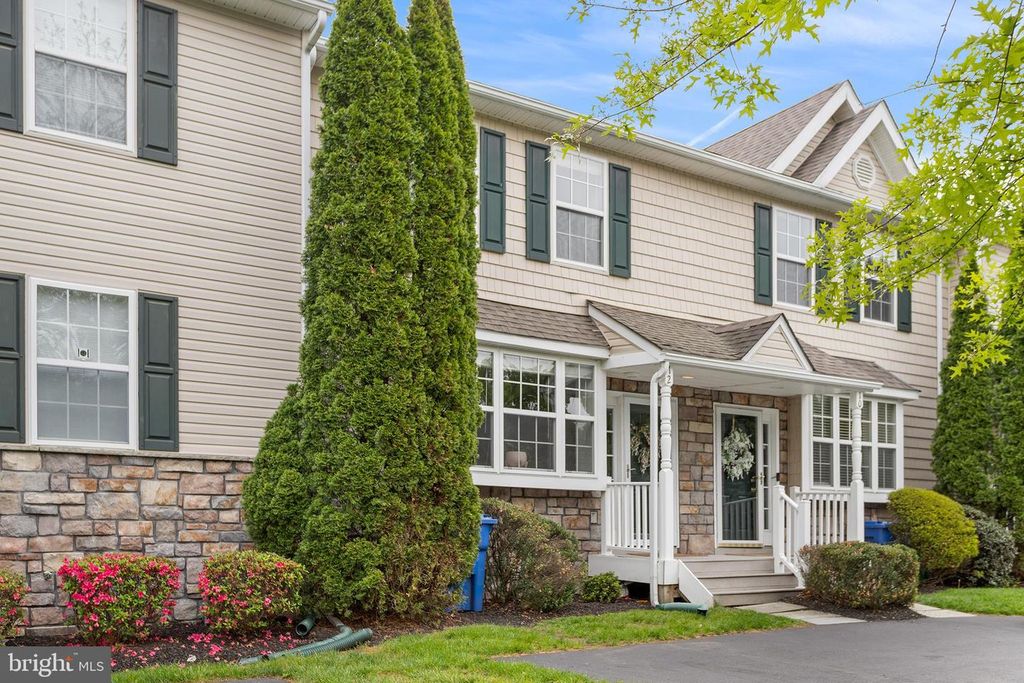 12 HOAG LN, Aston, PA 19014