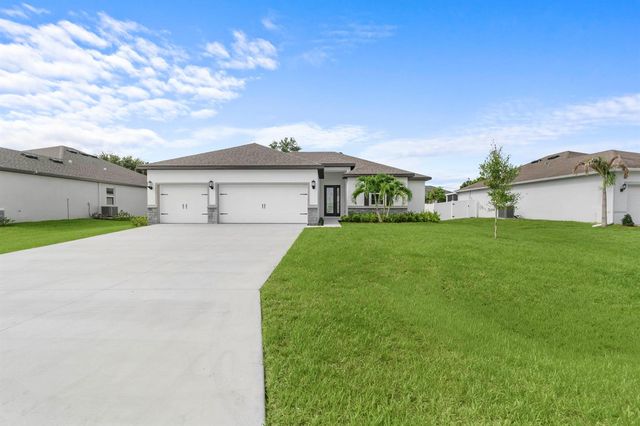 4562 SW Daemon Street, Port St. Lucie, FL 34953