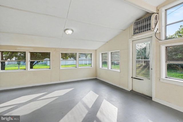117 HILLCREST DR, Fredericksburg, VA 22401