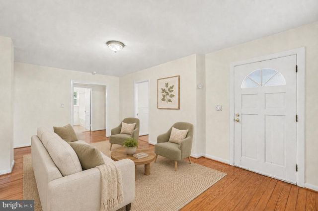 117 HILLCREST DR, Fredericksburg, VA 22401