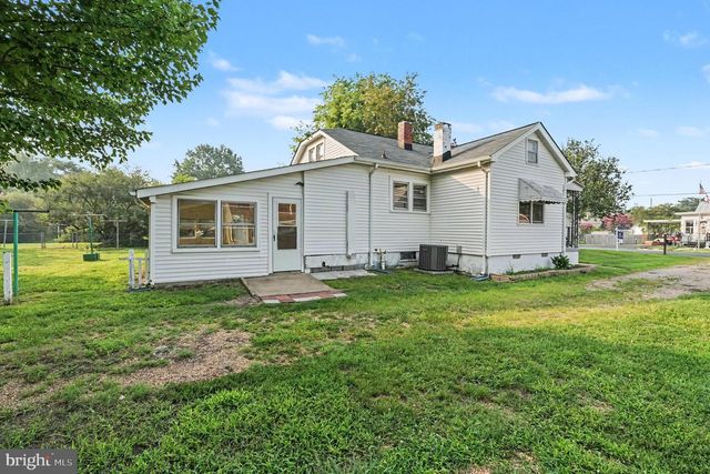 117 HILLCREST DR, Fredericksburg, VA 22401
