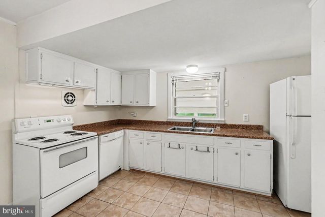 117 HILLCREST DR, Fredericksburg, VA 22401