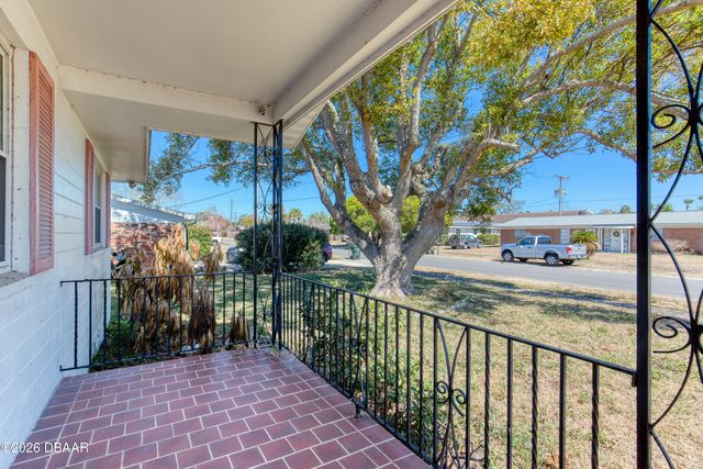 884 E Coquina Drive, Daytona Beach, FL 32117