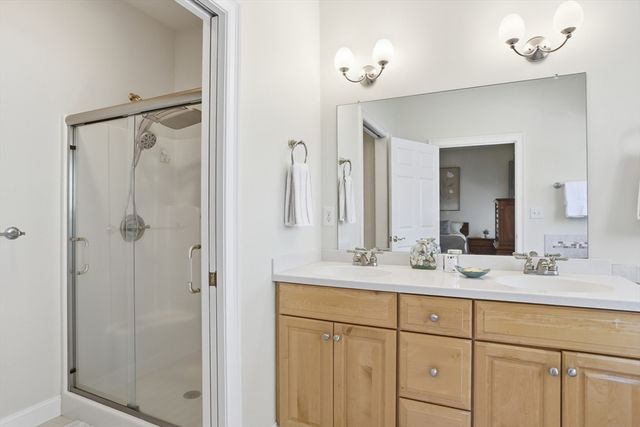 13 Stone Ridge Rd 13, Westford, MA 01886