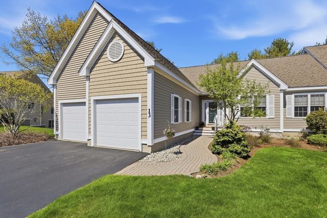 13 Stone Ridge Rd 13, Westford, MA 01886