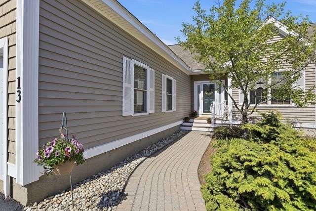 13 Stone Ridge Rd 13, Westford, MA 01886