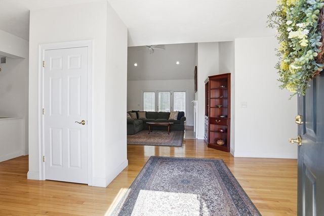 13 Stone Ridge Rd 13, Westford, MA 01886