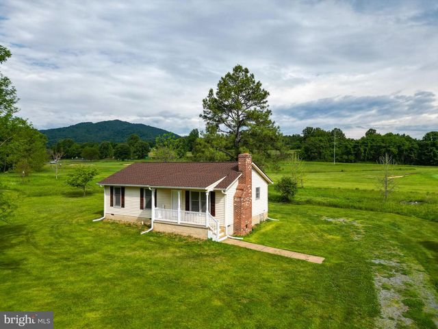 49 WATER ST, Sperryville, VA 22740