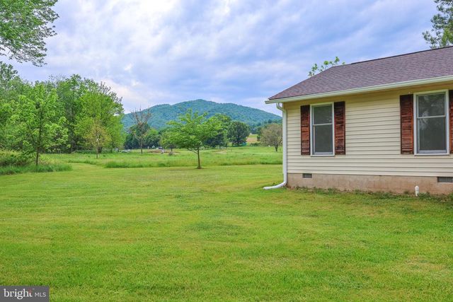 49 WATER ST, Sperryville, VA 22740
