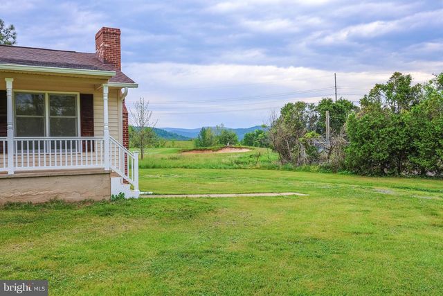 49 WATER ST, Sperryville, VA 22740