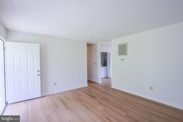 49 WATER ST, Sperryville, VA 22740