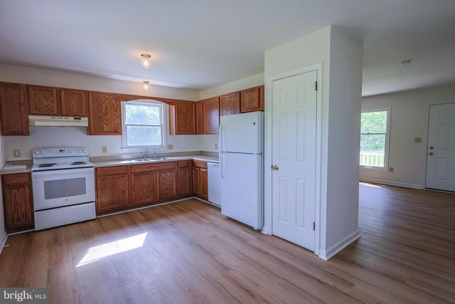 49 WATER ST, Sperryville, VA 22740