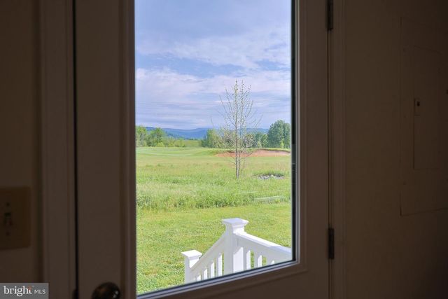 49 WATER ST, Sperryville, VA 22740