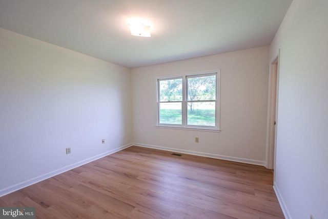 49 WATER ST, Sperryville, VA 22740