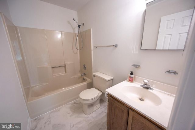 49 WATER ST, Sperryville, VA 22740