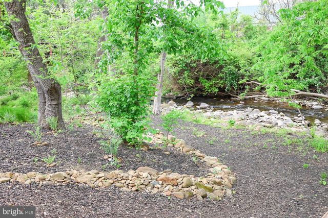 49 WATER ST, Sperryville, VA 22740