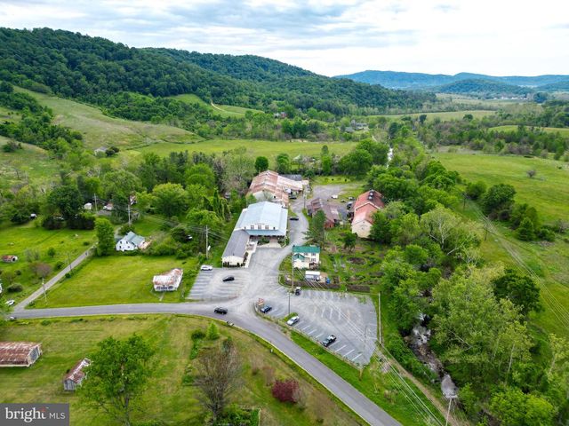 49 WATER ST, Sperryville, VA 22740