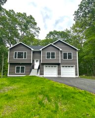 74 North Wawecus Hill Road, Norwich, CT 06360