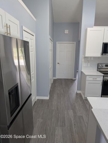 1330 Castel Place SE, Palm Bay, FL 32909