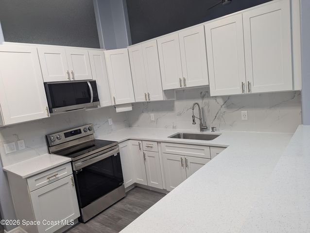 1330 Castel Place SE, Palm Bay, FL 32909