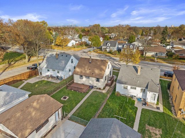 2807 S 68th STREET, Milwaukee, WI 53219