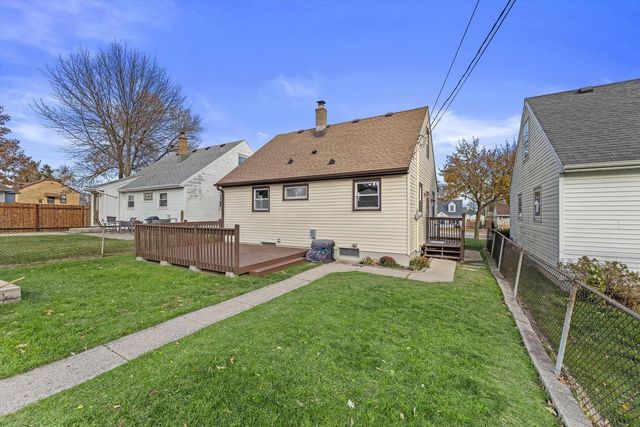 2807 S 68th STREET, Milwaukee, WI 53219