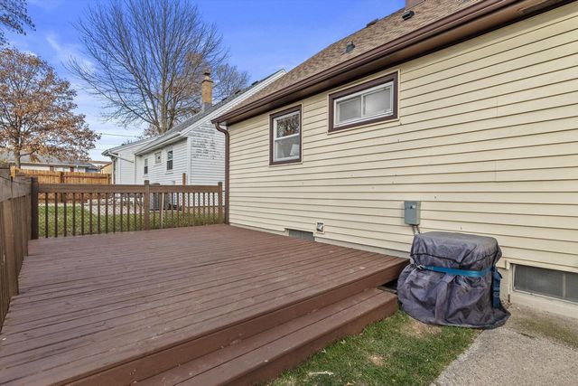 2807 S 68th STREET, Milwaukee, WI 53219