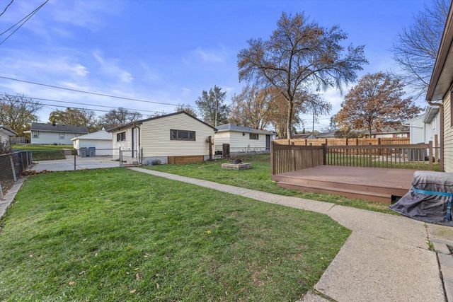 2807 S 68th STREET, Milwaukee, WI 53219