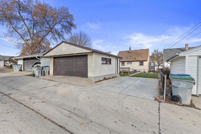 2807 S 68th STREET, Milwaukee, WI 53219