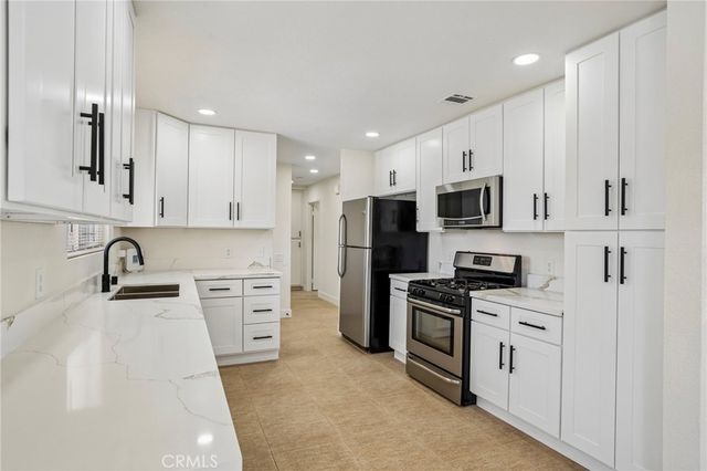 2804 E Valencia, Palm Springs, CA 92262