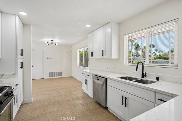 2804 E Valencia, Palm Springs, CA 92262