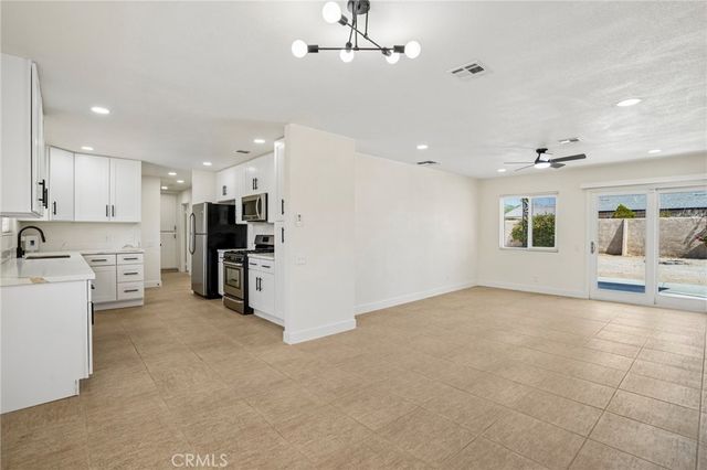 2804 E Valencia, Palm Springs, CA 92262